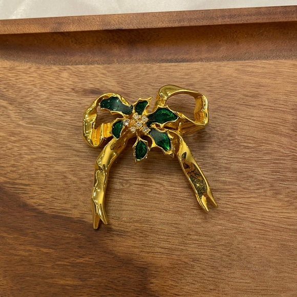 Goldtone Christmas Ribbon Green Holly Leaves White Rhinestone Flowers Vintage - Picture 5 of 5